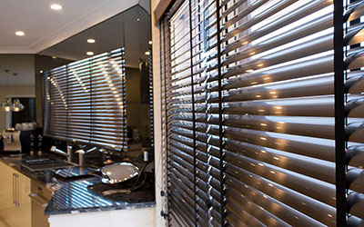 Manhattan Venetian blinds